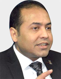 إيهاب سعيد: الهواتف كسرت حاجز التكنولوجيا وسحبت البساط من البنوك