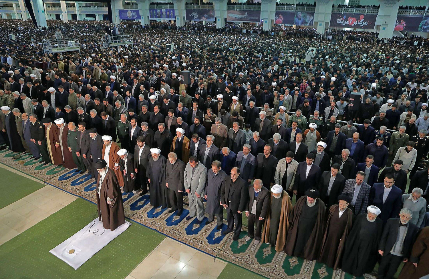 أول خطبة جمعة لخامنئي منذ 2012