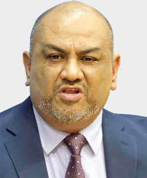 خالد اليماني: لا يتحقق أمن الملاحة الدولية دون أن يغادر الحوثيون الحديدة