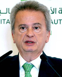 رياض سلامة: ندعم مساعي خفض تكاليف خدمة الدين، لكن لا توجد خطة لذلك