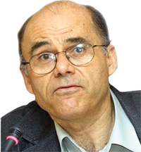 كنعان مكية ارتكب جناية مركبة ذلك أنه كتب موقفه السياسي كرواية بأحكام مسبقة 