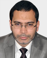 مصطفى الخلفي: نواجه بعض التحديات في ما يتعلق بالخدمات المالية لكن نعمل على مواجهتها