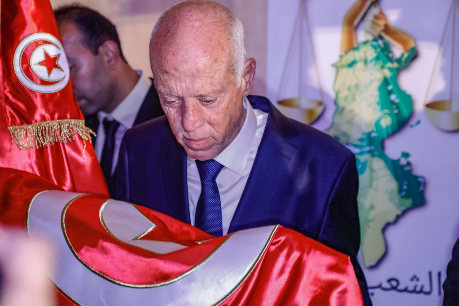 حركة النهضة تسعى إلى تحجيم دور قيس سعيد مثلما فعلت مع المنصف المرزوقي