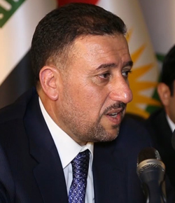 خميس الخنجر: رجل أعمال عراقي يقيم في عمان، يحظى بدعم قطري وتركي، وأقام مشاريع دعم المهجرين في أربيل 