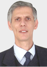 فرحات آيت علي: سياسة الدولة شجعت على تنامي الاحتكار والتلاعب بالأسعار وتهريب العملة