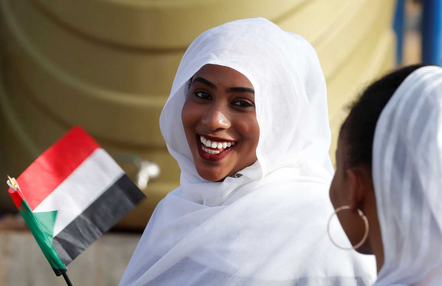 الضغط عبر الشارع