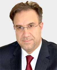 لؤي الخطيب محسوب على مناوئي طهران لكنه أمر بالتفاوض مع شركة إيرانية لإكمال محطة للكهرباء