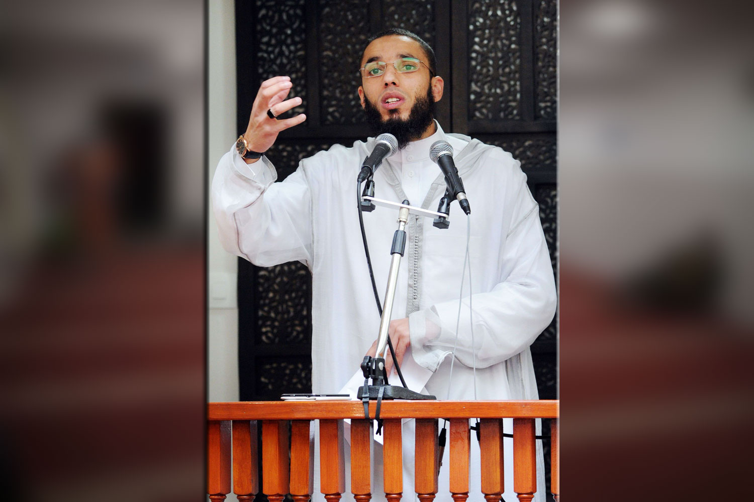التحكم في الخطاب الديني أولوية 