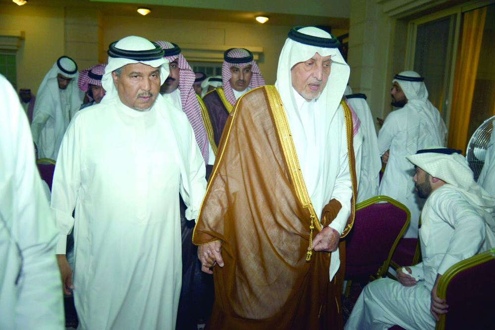 الفنان الأصيل انحنى لعاصفة التشدد بانتظار أن تنجلي عن سماء صافية. وكاد يقضي نتيجة عمل إرهابي عام 2004، حين قرر منظّر القاعدة في السعودية فارس آل شويل تفجير حفله الغنائي