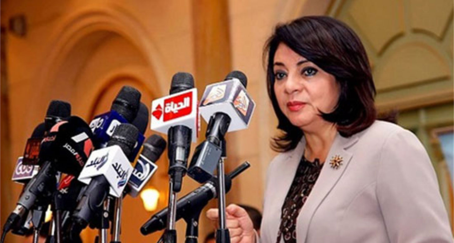 البرلمانية المخضرمة ترى أن الإعلام قادر على بناء الشخصية الوطنية الواعية والمستوعبة لما يحدث من تطورات، لأن العالم، كما تقول، صار قرية صغيرة جدا، والمُتلقي بات أذكى من أن يتم خداعه