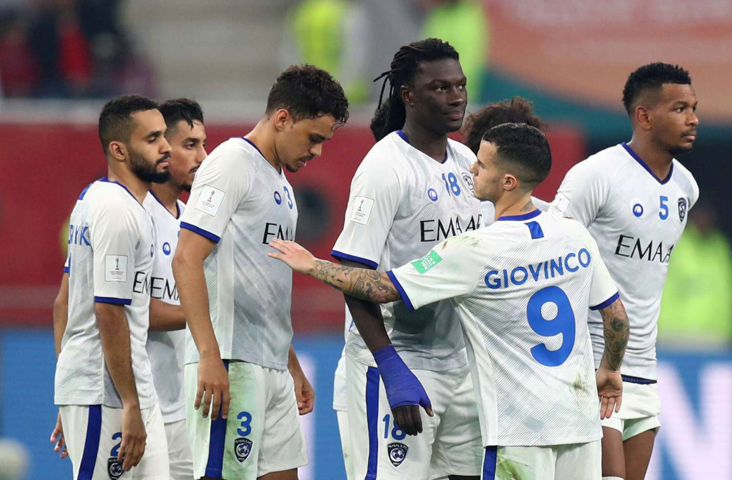 الهلال يتربّع على قمة الدوري