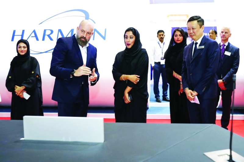 العالم الذي نعيش فيه تعيد الثقافة الرقمية صياغة جميع مجالات الحياة فيه بما في ذلك الرياضة. وهو ما دفع الإمارات، حسب المري، إلى ترسيخ مكانة دبي كمحور رئيسي في تطورات الصناعة الرقمية المزدهرة