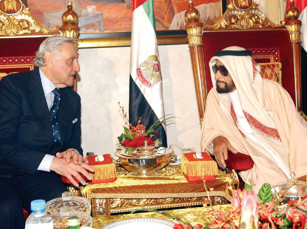 الباجه جي يحمل ميولا قومية عربية راسخة، حتى أنه يعتبر انضمامه إلى الفريق الذي كان يعمل في أبوظبي، ووجوده في مباحثات وقيام دولة الإمارات جزءا مِن تلك العاطفة