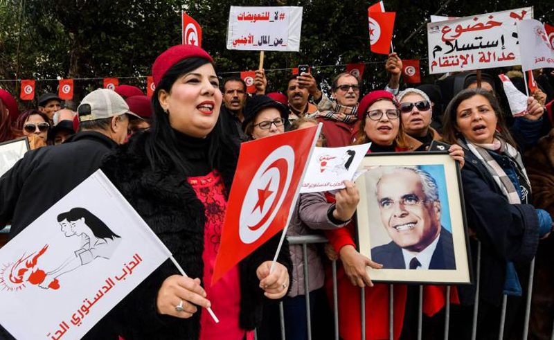 عبير موسي تحمّل الإسلاميين مسؤولية ما حل بتونس من أزمات، ولذلك يقول مرجان إنه لا يفكر في التحاور معها، برغم كونهما من العائلة السياسية نفسها