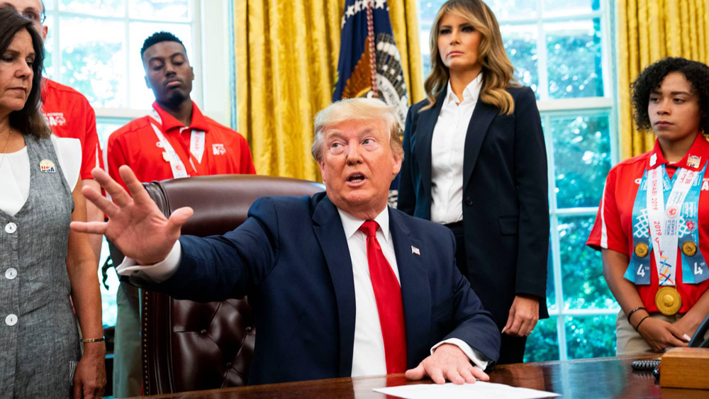 قمة البيت الأبيض المخصصة لوسائل التواصل الاجتماعي في الـ10 من يوليو الجاري لم تدع إليها منصات فيسبوك وتويتر وغوغل لأن ترامب يتهمها بالتمييز ضده وضد مريديه