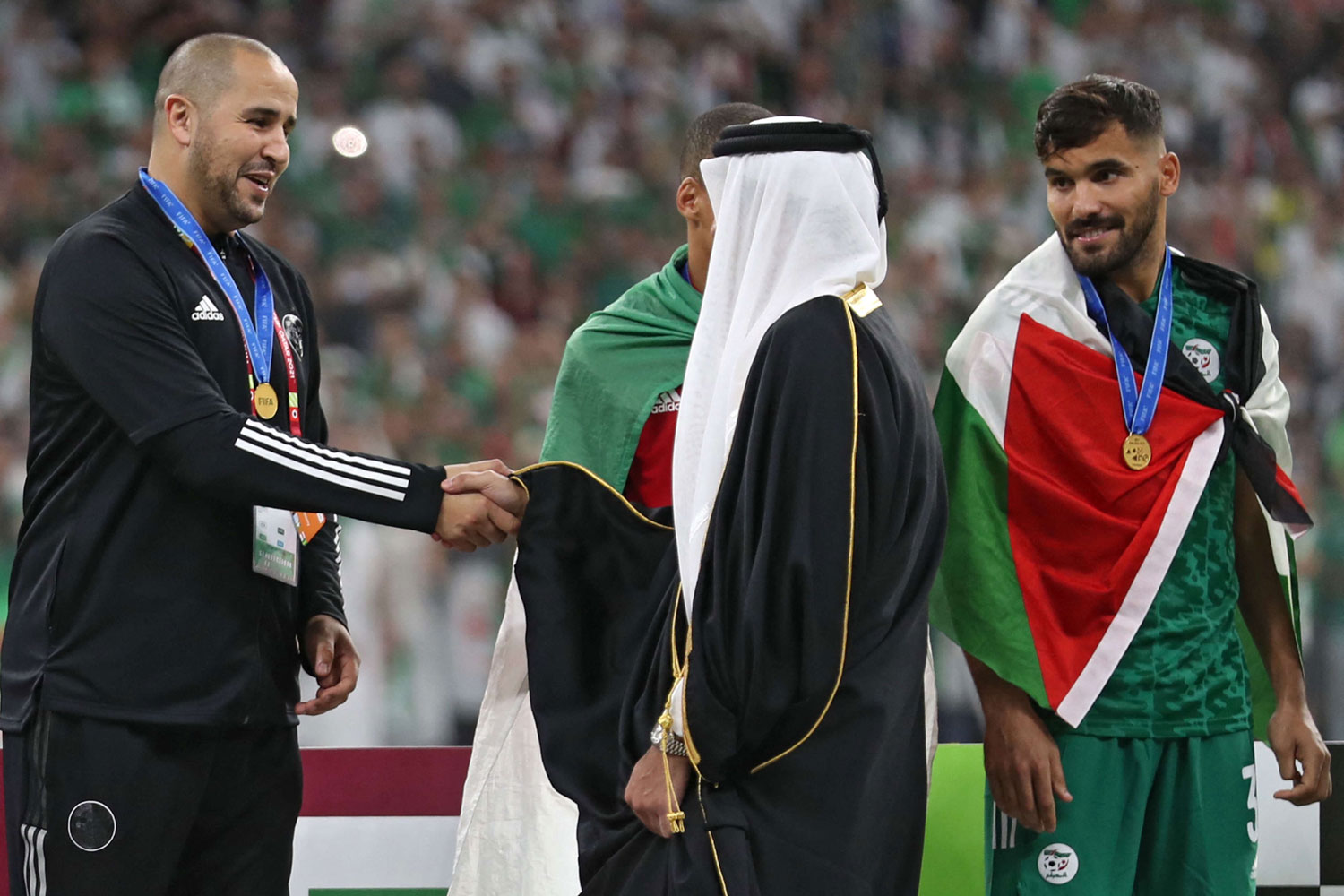 إطار فني من طراز عالي