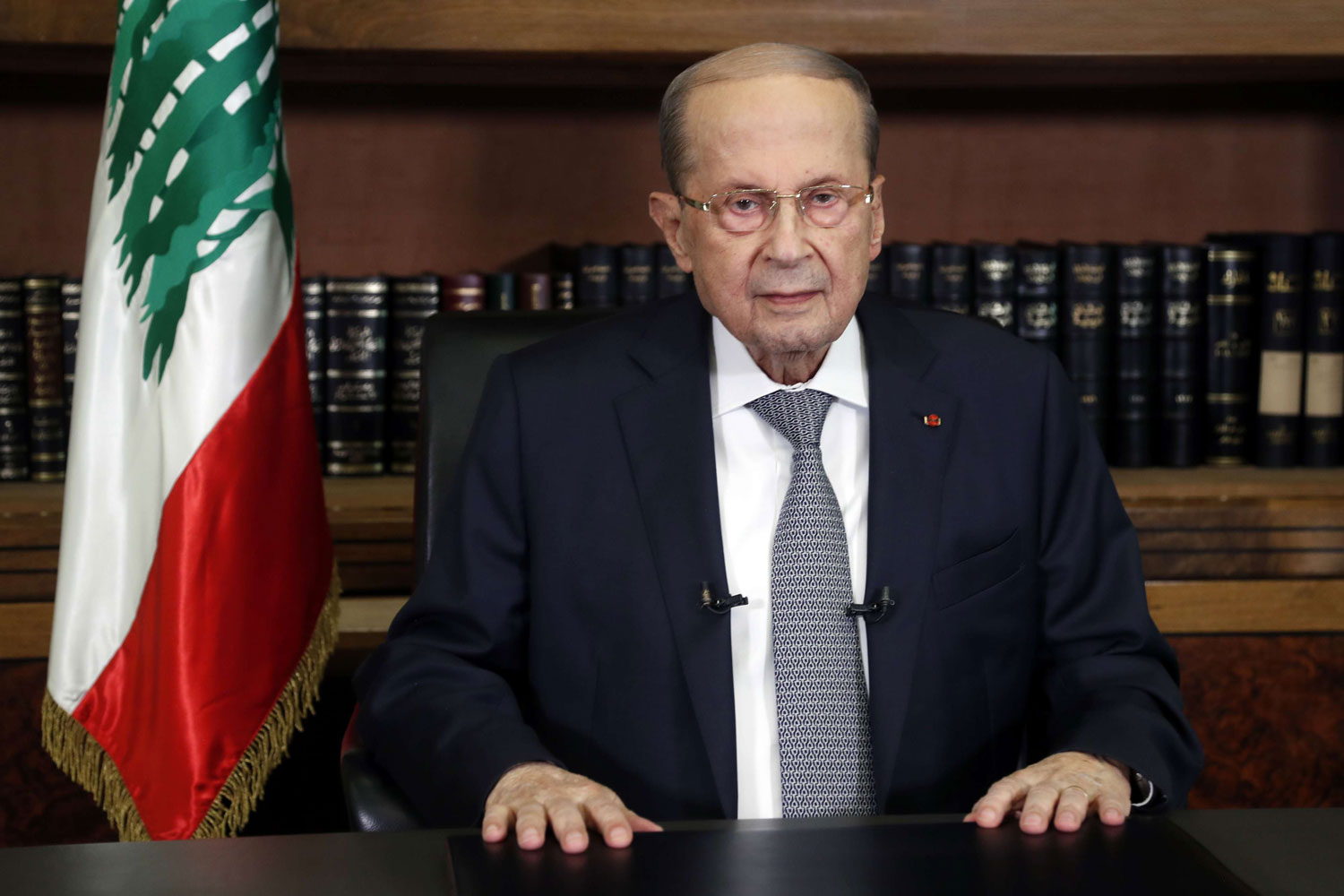ميشال عون يعلن أن الاستشارات النيابية لتسمية رئيس وزراء جديد مكلف بتشكيل الحكومة ستجري في موعدها المحدد