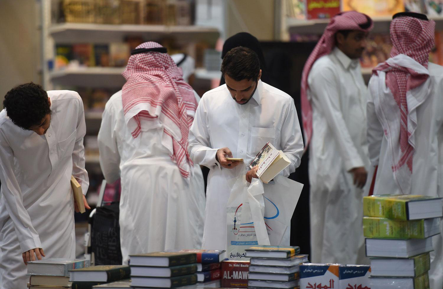 مشاركة محترمة من دور النشر 