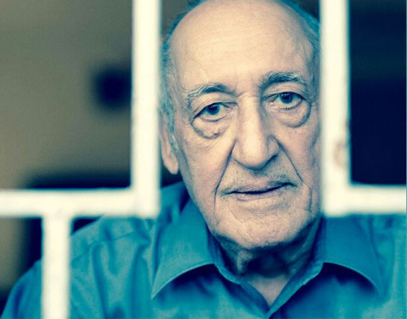 يرى العلي أن عوالم قصيدة النثر تحتاج إلى متلق خاص وإلى لغة خاصة