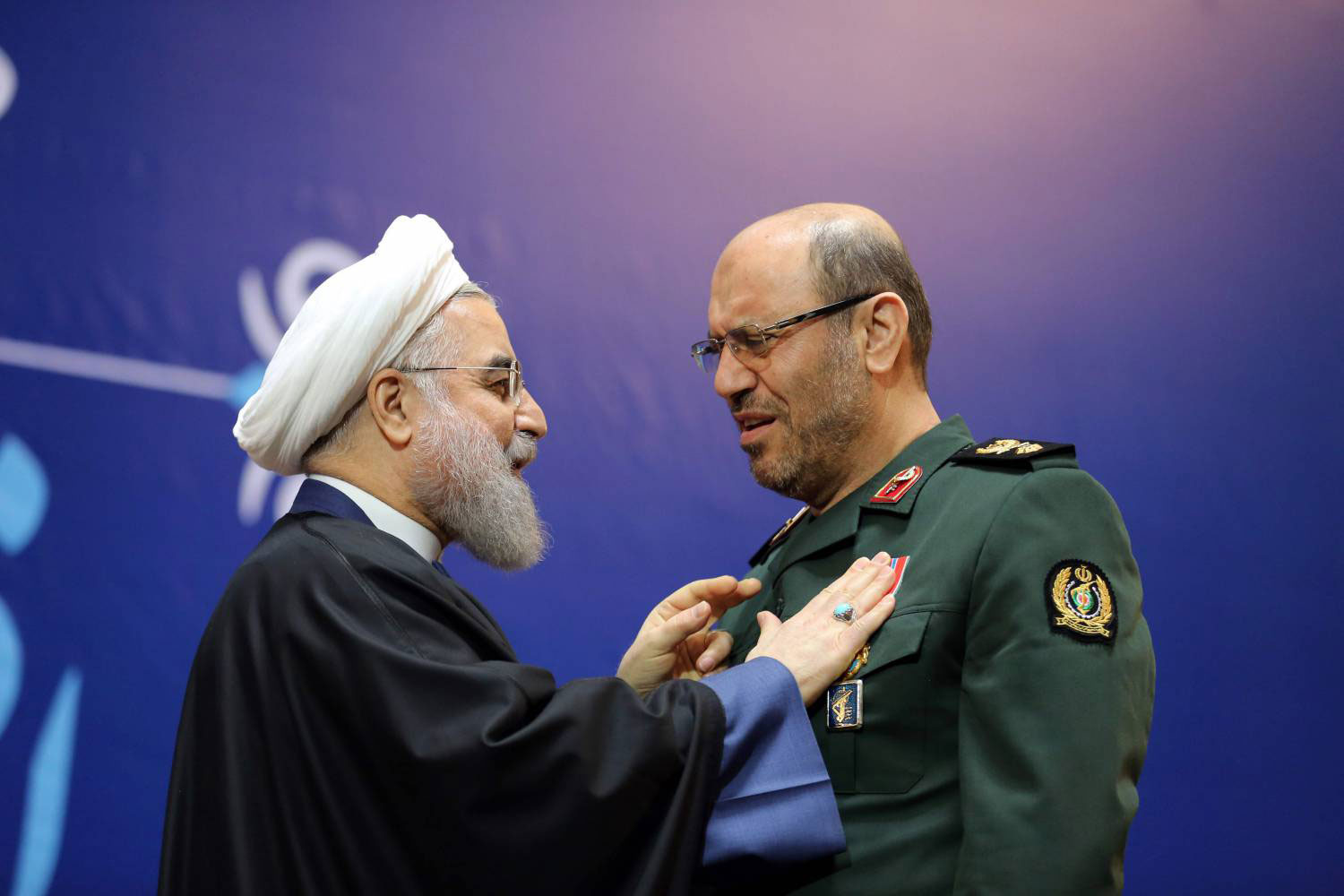 حسين دهقان، المستشار العسكري للمرشد الأعلى الإيراني، من أبرز المرشحين للفوز في الانتخابات الرئاسية المقبلة