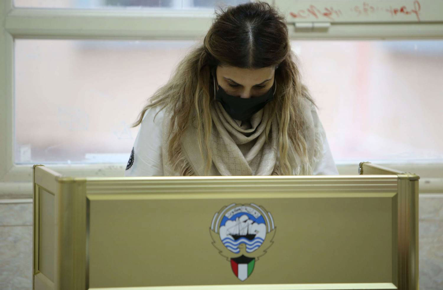 تراجع مكانة المرأة الكويتية في العمل السياسي وعدم حصولها على أي مقعد في البرلمان صدى لتأثير أفكار المتشدّدين في المجتمع