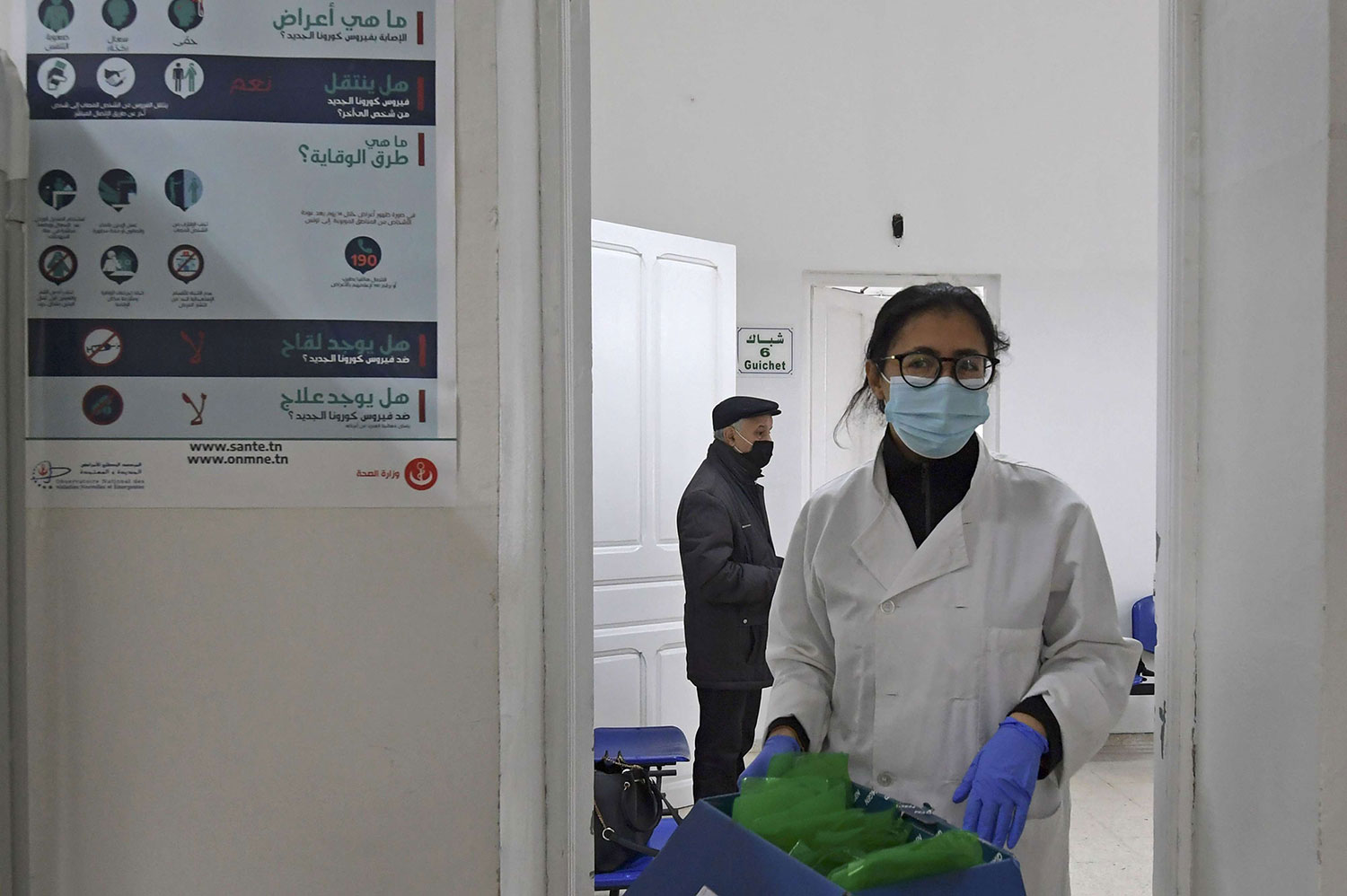 العاملات في القطاع الصحي يستثنين من الإجازات