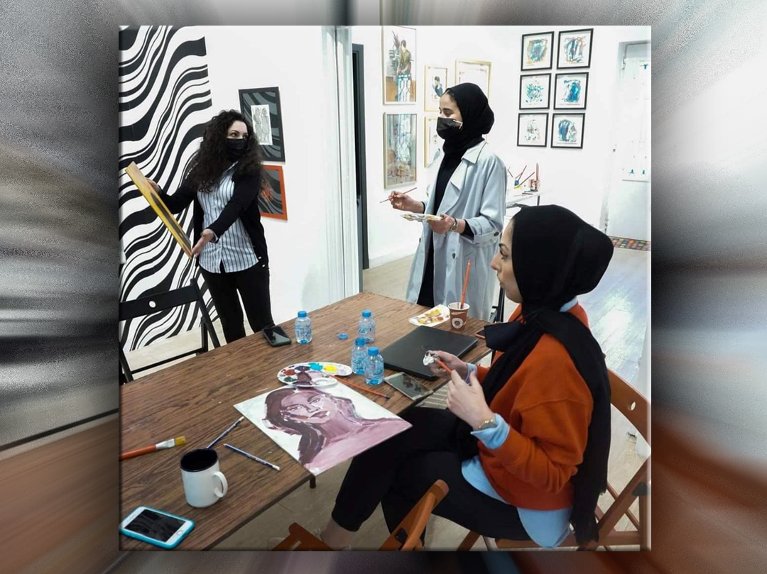 جانب من الورشة الفنية التي أقامتها النمري في الأردن