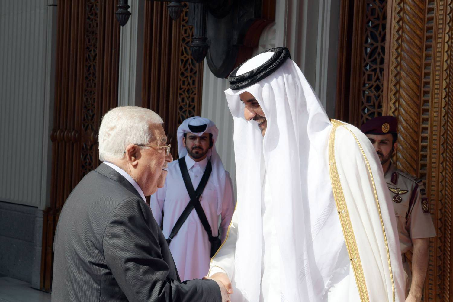 دور قطري مشبوه