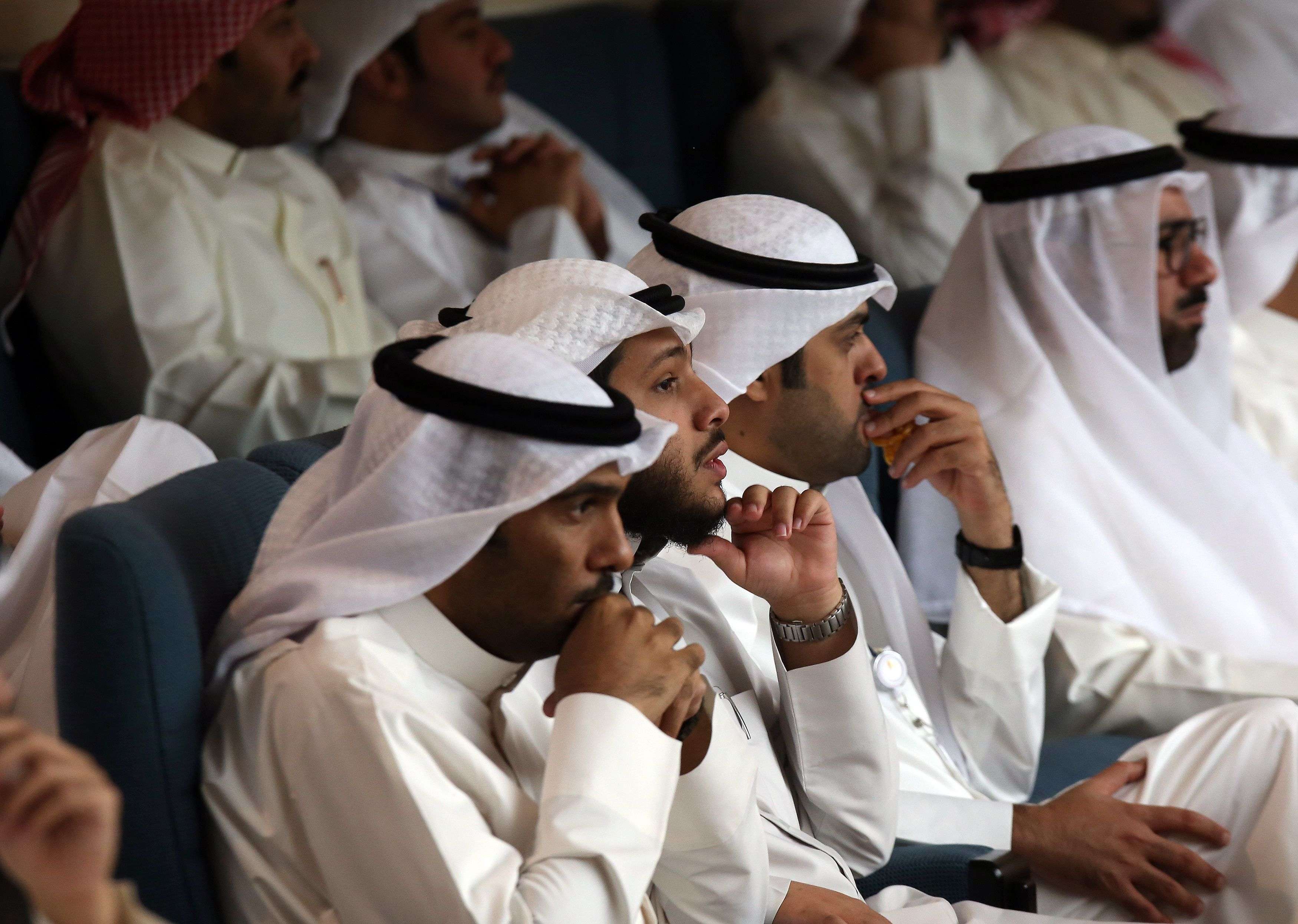 شبح الاستجوابات