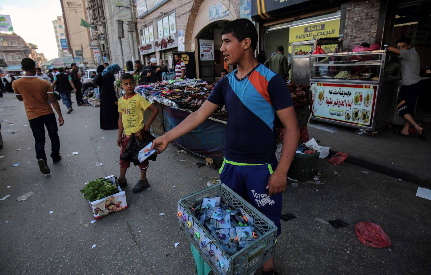 لقمة العيش تحت لفح الشمس