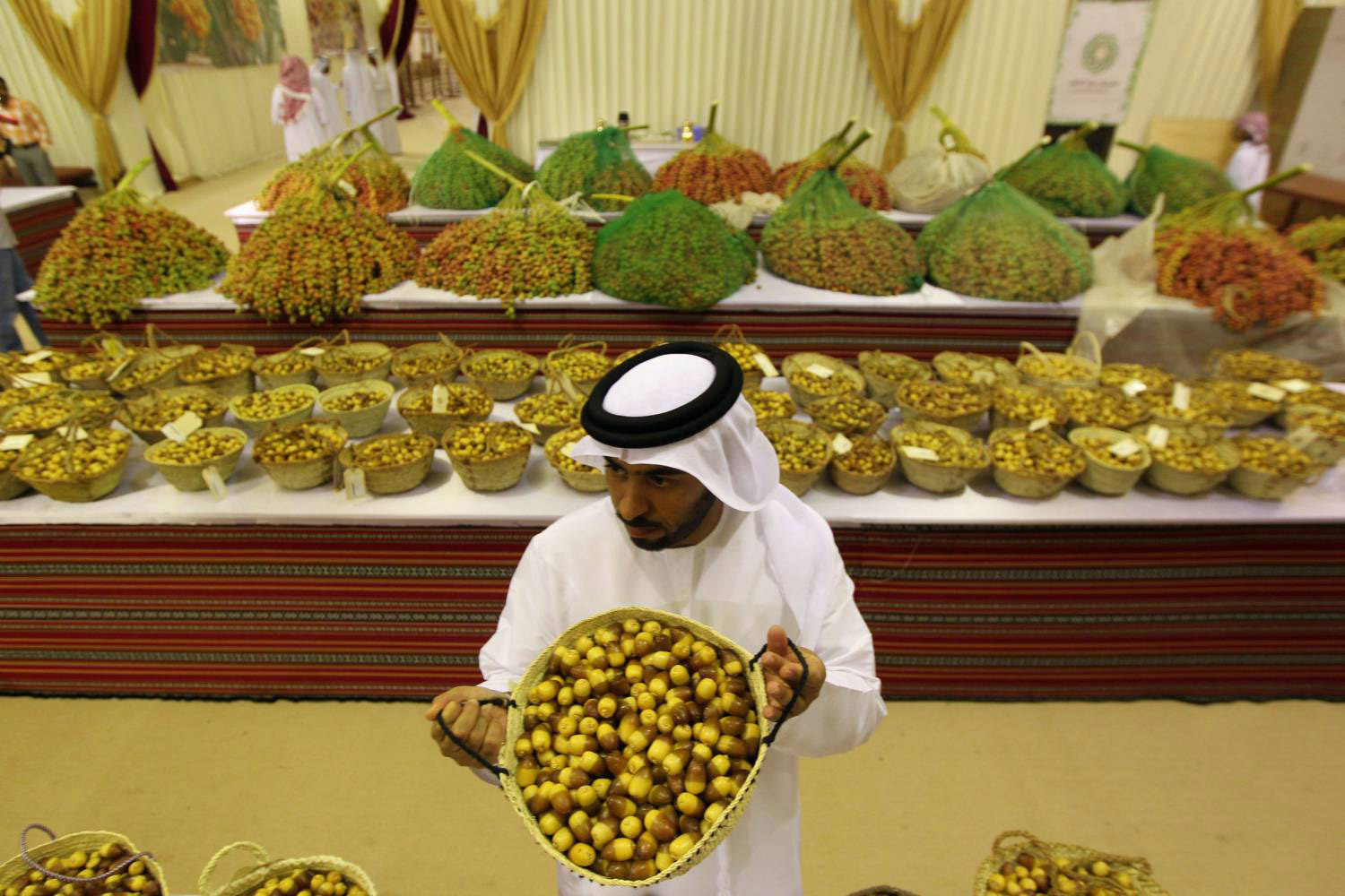 عروض لأفضل وأجود أنواع التمر