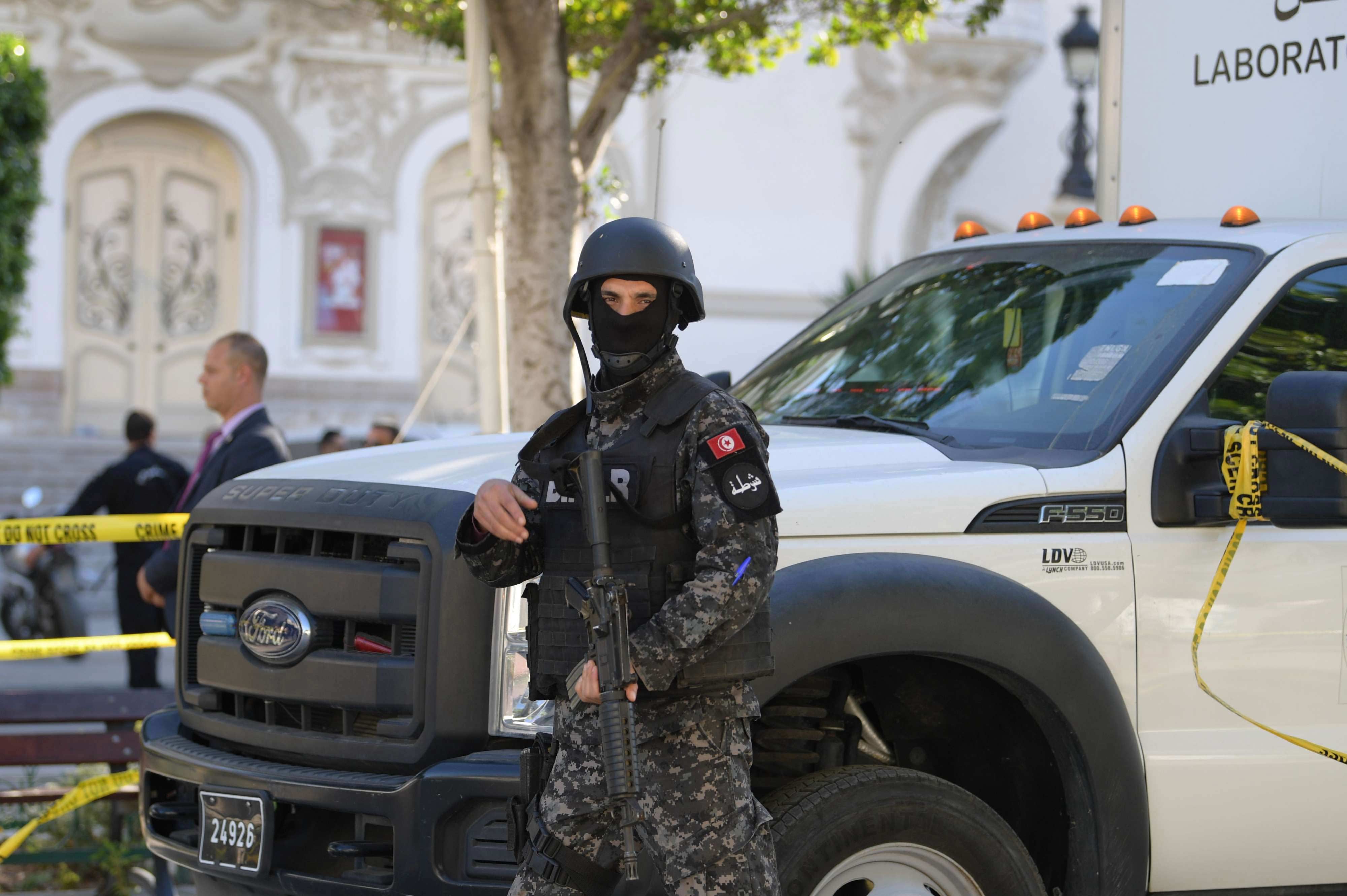 لنجاح مهمة تطبيق العمل الشرطي الذي يستهدي بالمعلومات يركز الدليل العربي لمنظمة الأمن على تحويل ثقافة "الحاجة إلى المعرفة" إلى ثقافة "الحاجة إلى المشاركة"