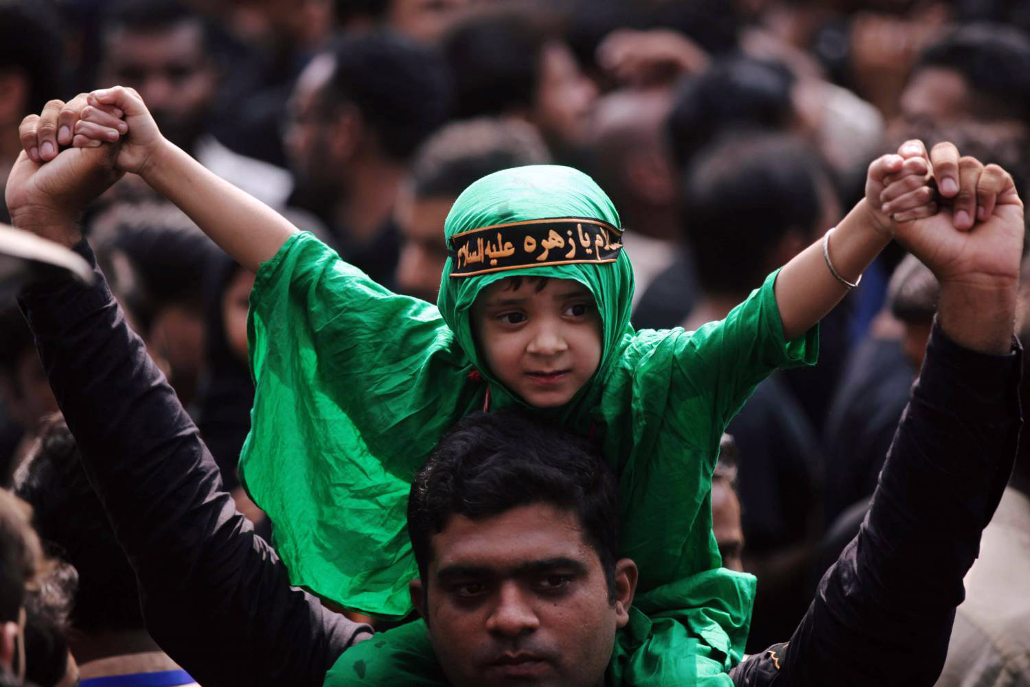 تأثير أيديولوجي للميليشيا الشيعية على الشباب والأطفال 