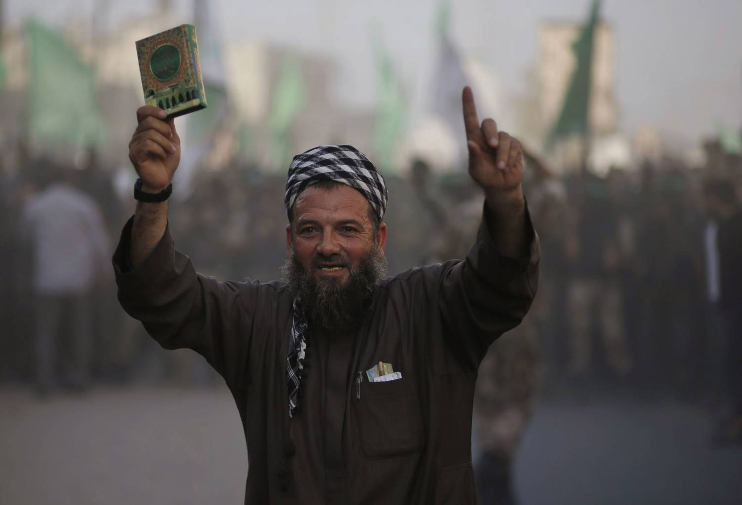 الإسلام السياسي أعد عُدّته لمجابهة العلمانيين الذين ينتمون ظاهريا إلى ماهو خارج الثـقافة الإسلامية. ولذلك يجد نفسه بلا ذخيرة أمام غلاة الدين الذين ينتمون إلى منظومة الثـقافة الإسلامية