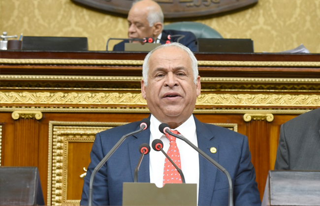 [ البرلمان المصري يتعامل معه رجال الأعمال كحاجة ذات دلالات خاصة، غير أن عامر دخل البرلمان ثم خرج ولم يعد