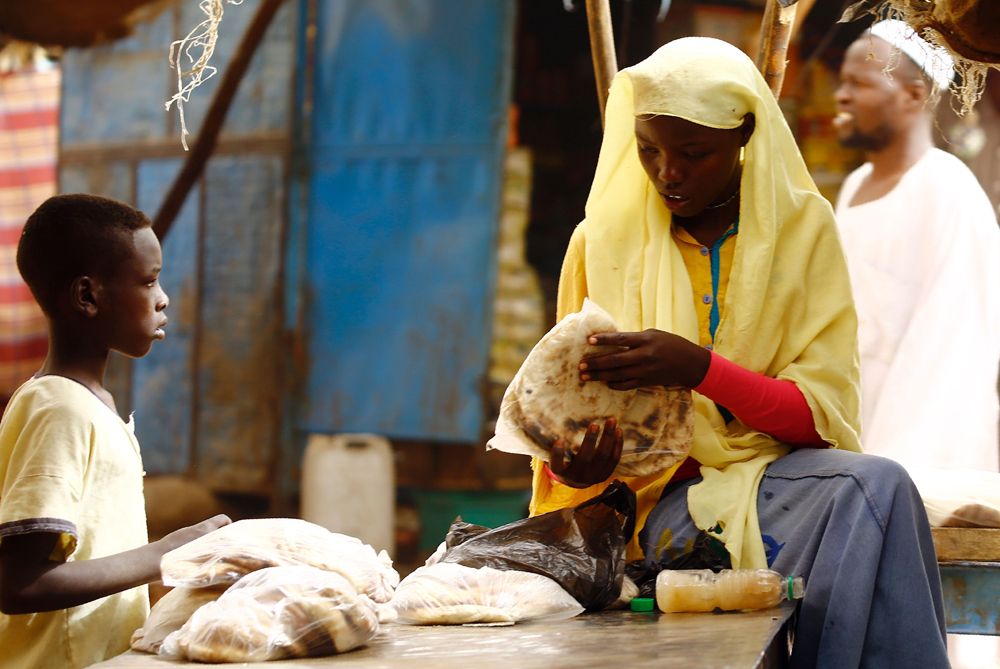 السودانيون يتخلون عن عاداتهم بسبب غلاء أسعار