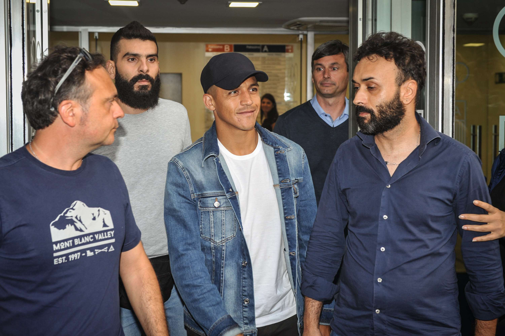 سانشيز في الدوري الإيطالي