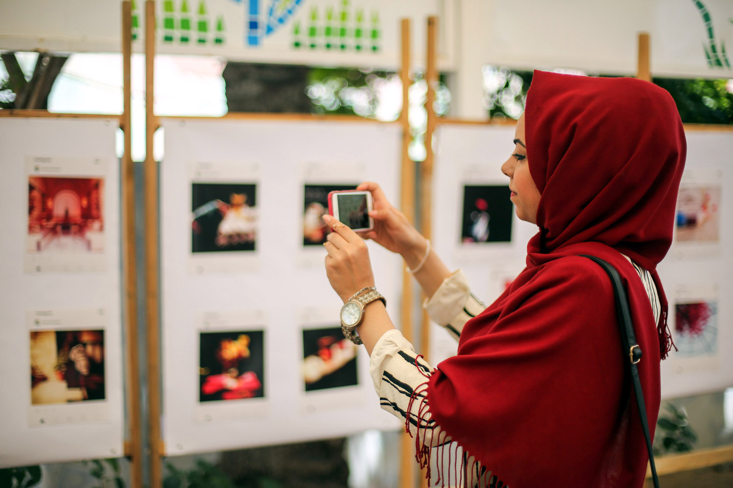 الهاتف سببا في تراجع التفاعل الإجتماعي داخل الأسرة
