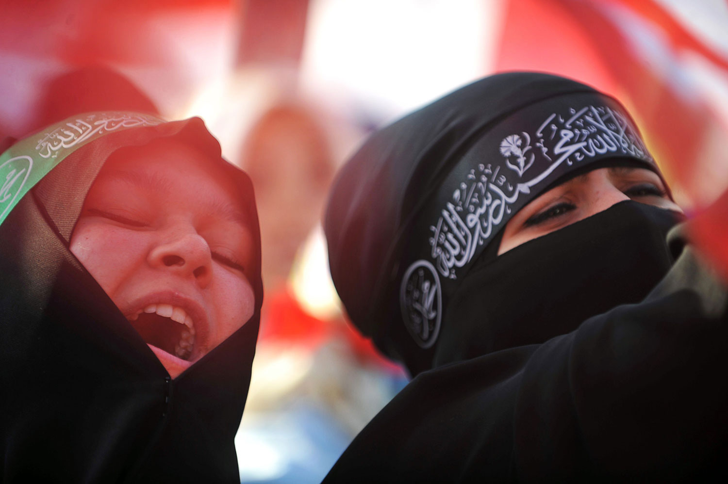 على الرغم من أن نقاط القوة التي تمتلكها جبهة إسطنبول ليست هينة، إلا أنها تعاني من قلة الدعم المالي الذي تحتاجه للإنفاق على المسجونين وأسرهم