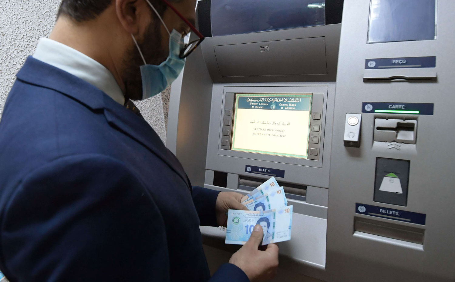 الأجور تثقل عاتق الدولة