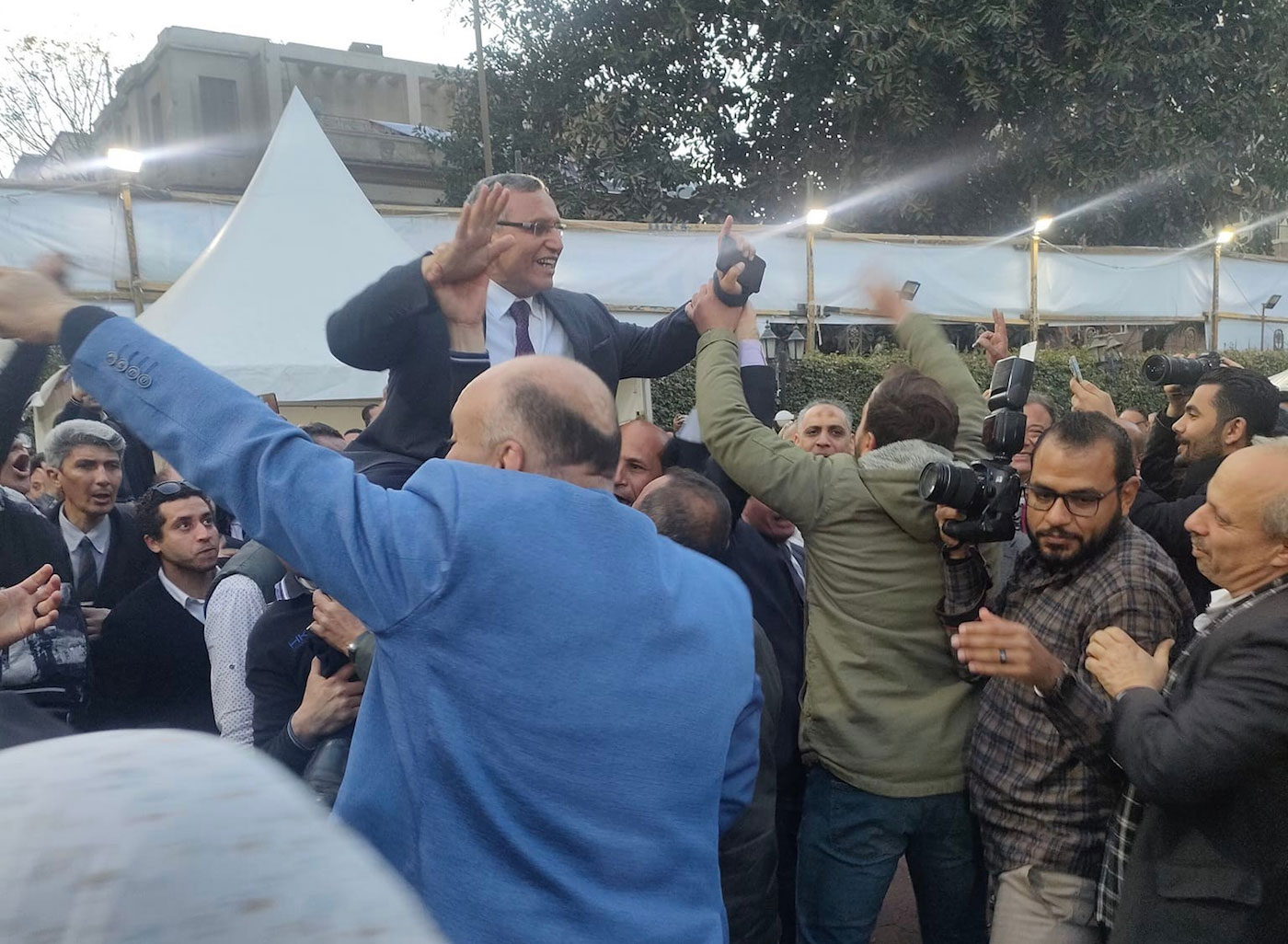 حدث من العيار الثقيل 