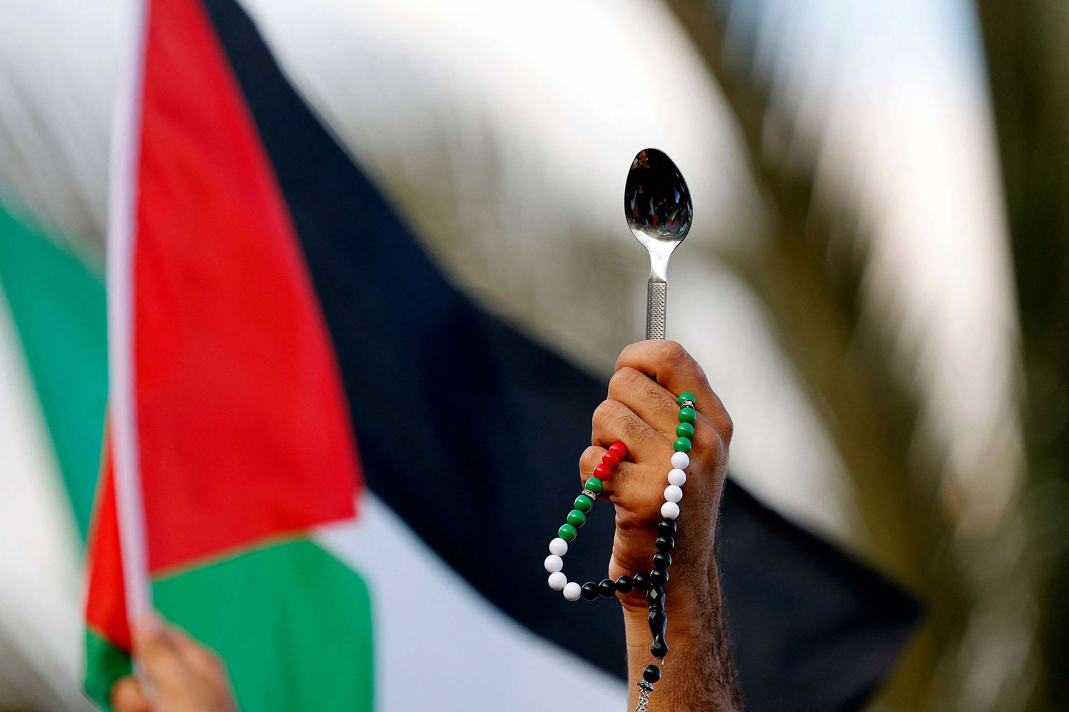نادرا ما يتم الإفراج عن الأسرى بكفالة، ويعتقدون أنه من غير المجدي الطعن في التهم في محاكمات عسكرية 