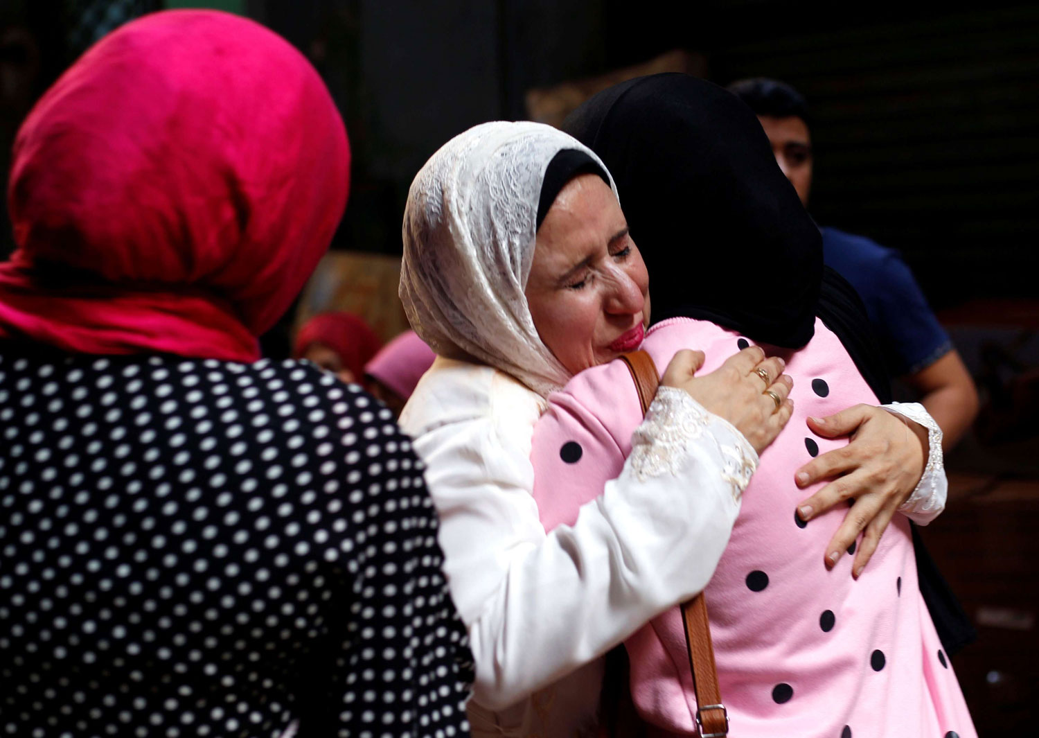 الكثير من النساء يرين أن إباحة الزواج السري دون علم الزوجة ترتقي إلى مرتبة التحريض على الخديعة