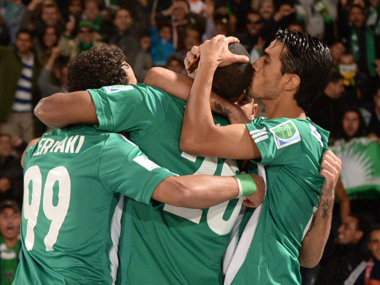 الرجاء المغربي كان الفريق العربي الوحيد الذي حقق الانتصار في هذه الجولة عندما تغلب على جاره ومضيفه وفاق سطيف