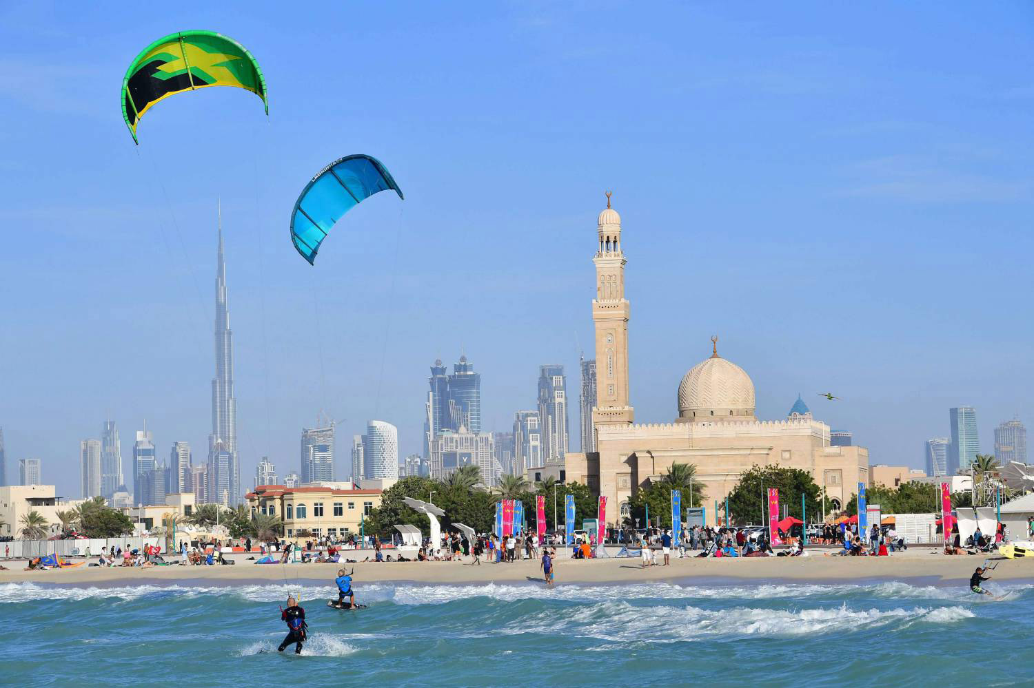 أقضل شواطئ دبي لممارسة الرياضة