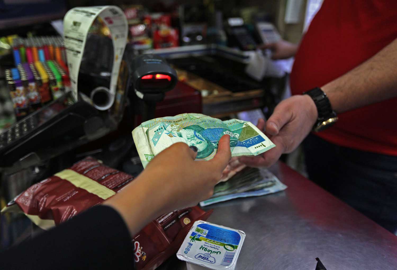 انهيار العملة الإيرانية