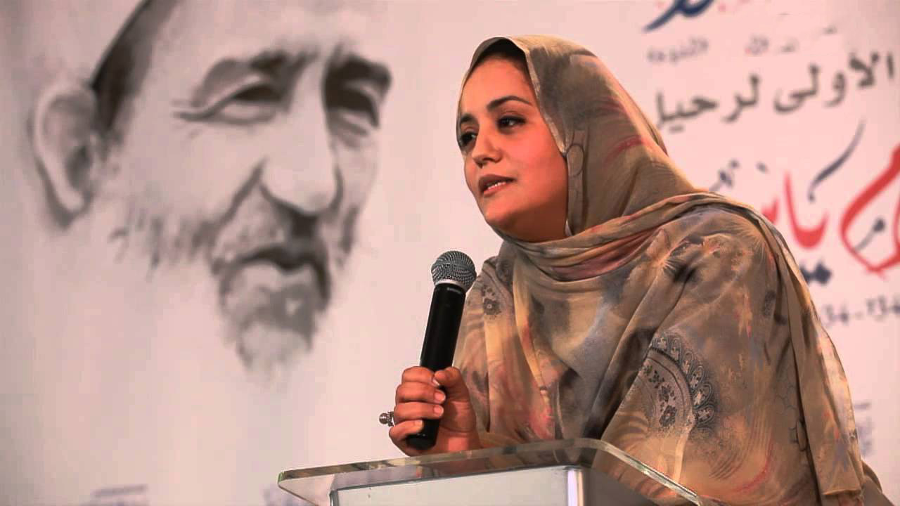 [ أبوزيد تعرف ما هو متوقع منها سياسيا ودبلوماسيا، فهي ليست طارئة على المشهد السياسي المغربي باعتبارها سليلة آل بيروك، إحدى أكبر عائلات الصحراء وأكثرها عراقة.