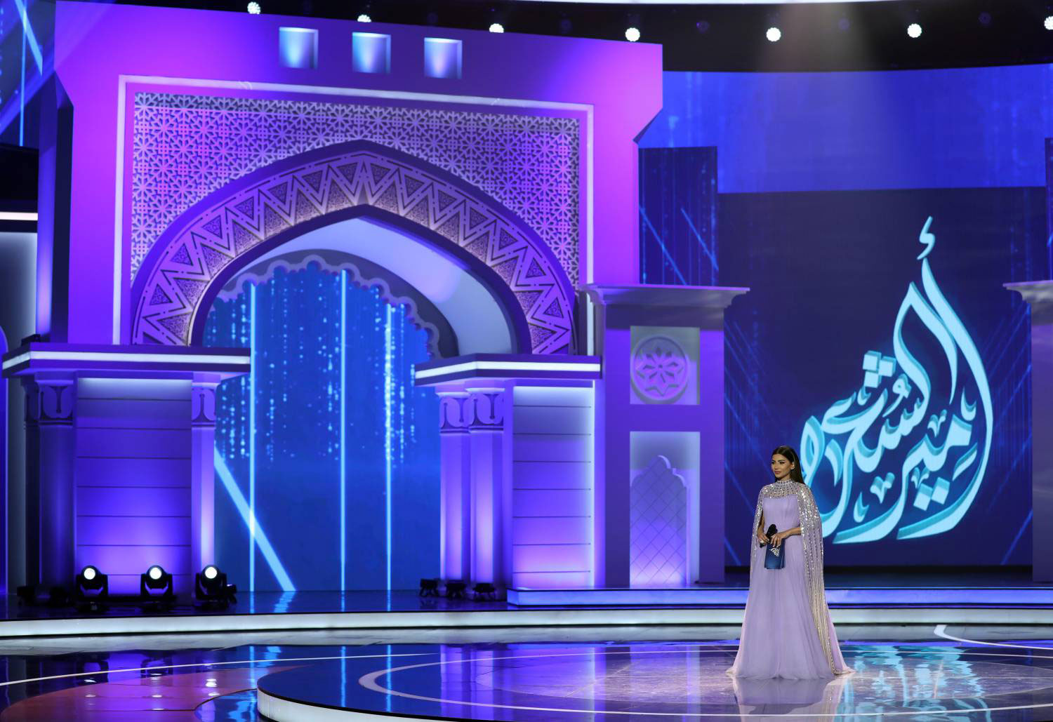 مهيرة عبدالعزيز تنطلق ببرنامج “أمير الشعراء” في موسمه التاسع