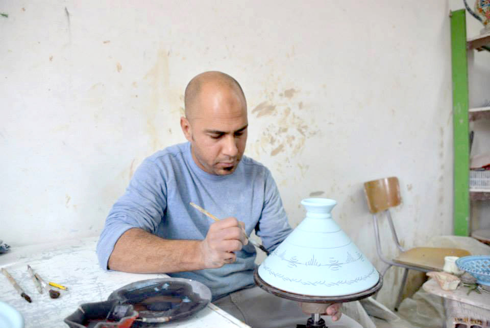الحرفيون يهدرون المهنة