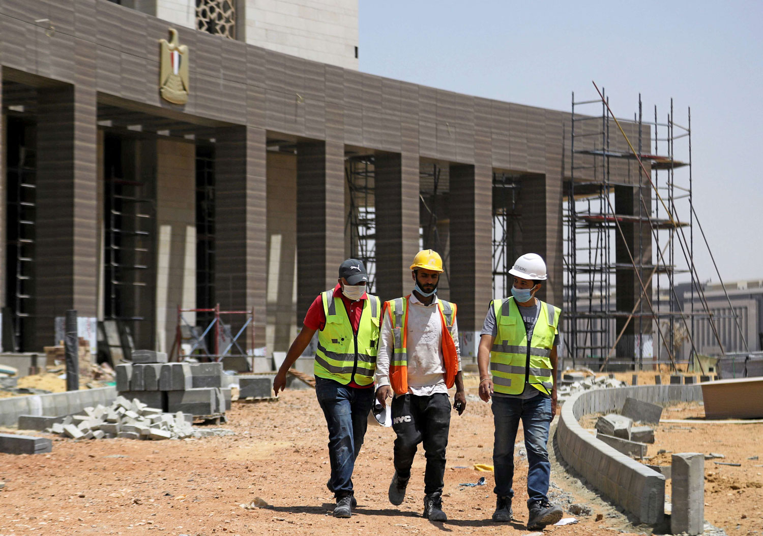 شركة "سفر" تمهد لتأسيس ذراع حكومية توفر العمالة عند بدء مشاريع الإعمار في الدول المجاورة